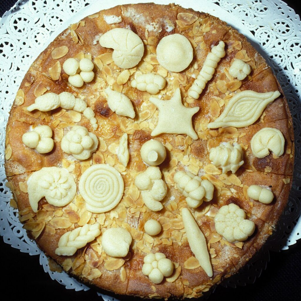 Apple and Almond Cake