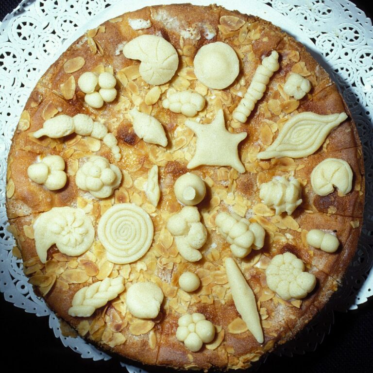 Apple and Almond Cake