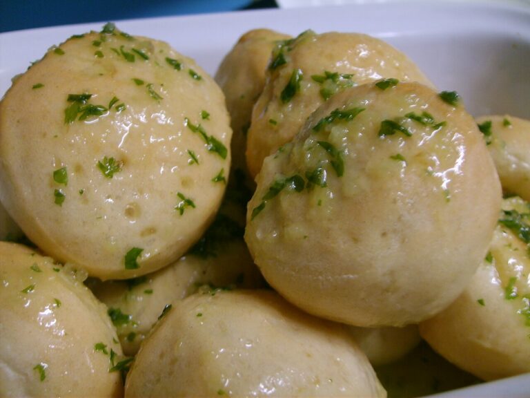 Deep Fried Chickpea Dough Balls (Chyueeam)
