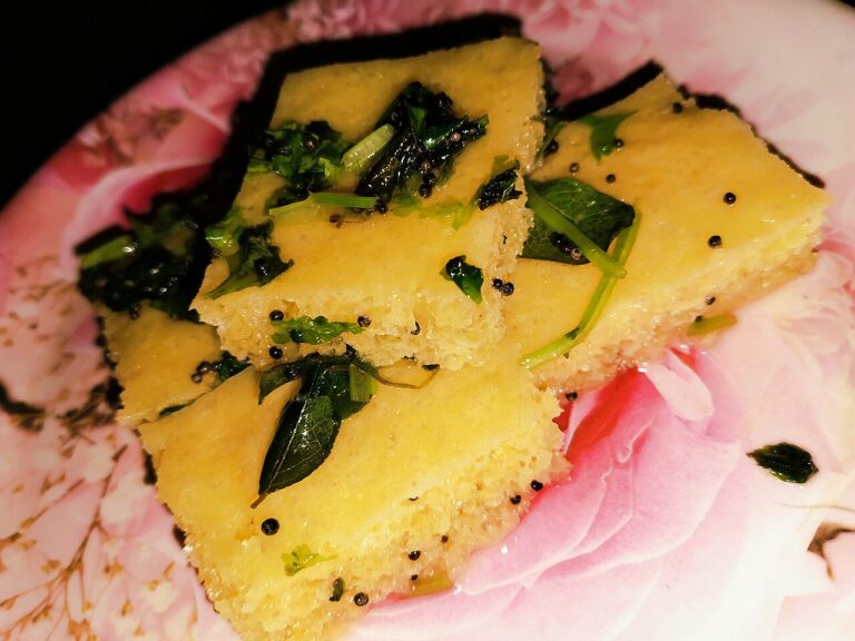 Dhokla (Steamed Black Gram Bread)