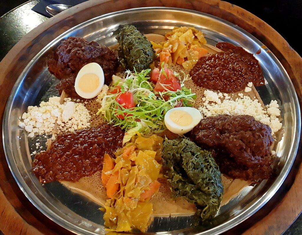 Dorowot Fitfit (Ethiopian Chicken Stew Salad)