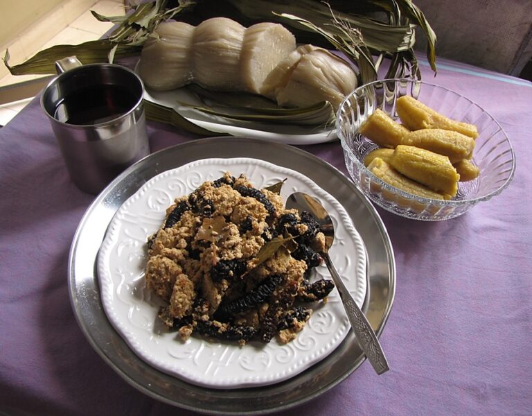Isombe na Kariyo (Cassava Leaves with Pumpkin)
