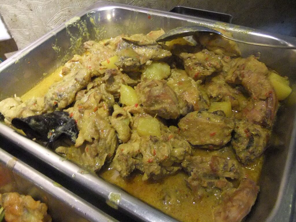Kari Ayam (Indonesian Chicken Curry)