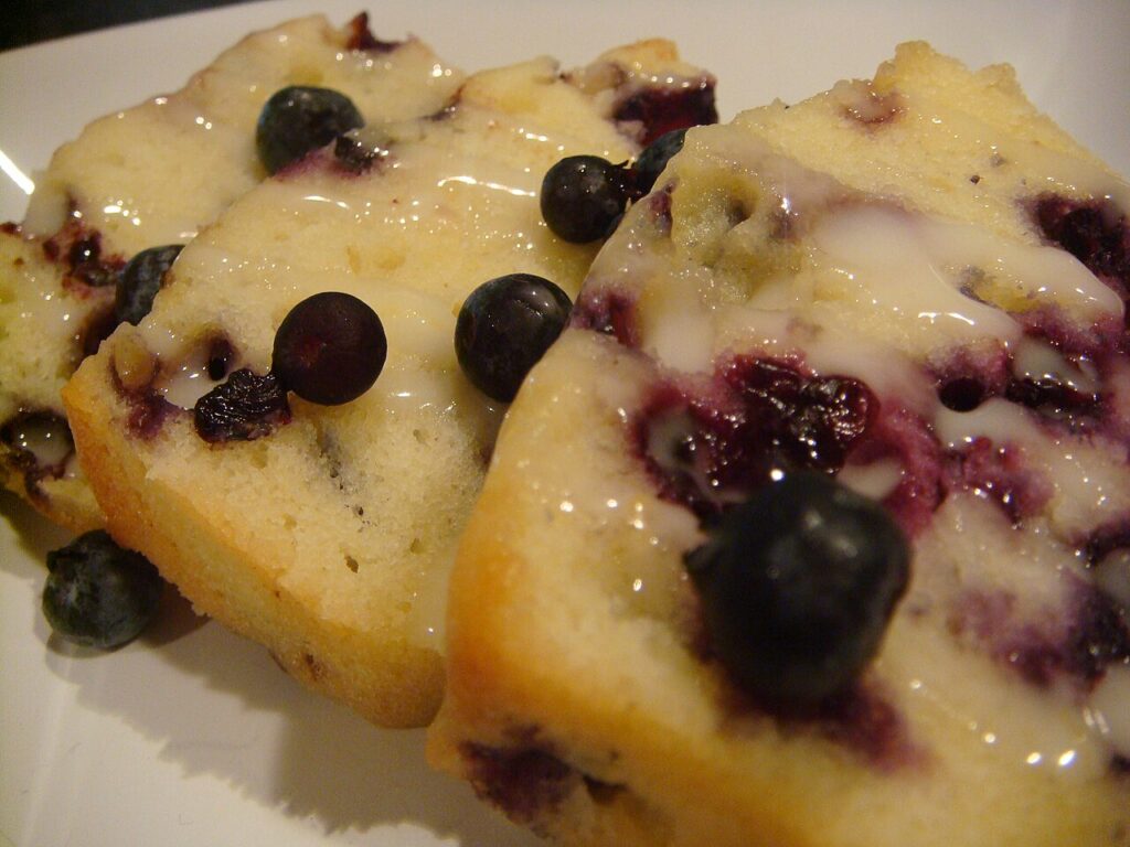 Lemon Cake with Lemon Glaze