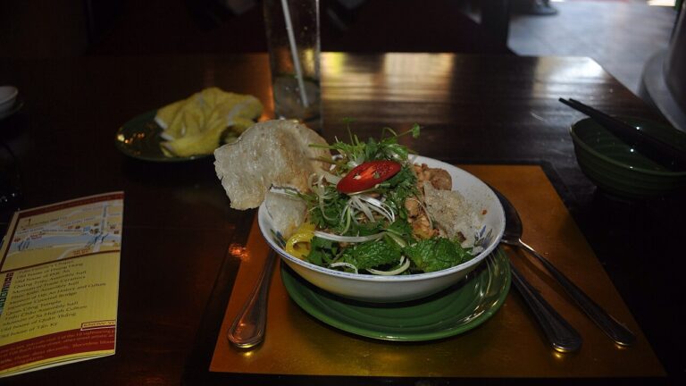 Mực Nhồi Thịt (Vietnamese Stuffed Squid)