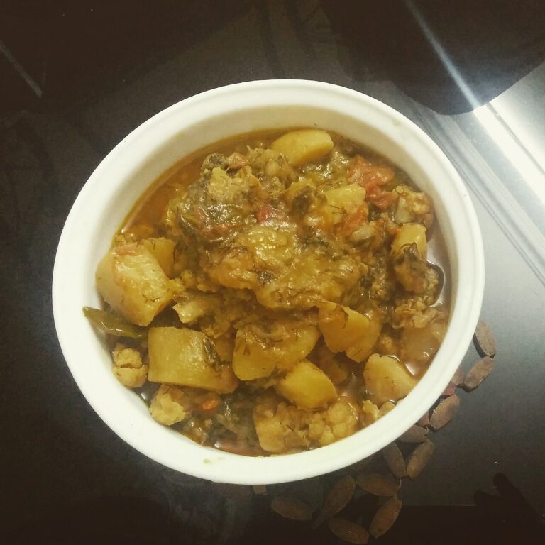 Potato and Cauliflower Curry (Aloo Gobi)