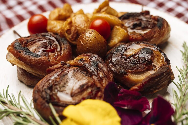 Potatoes Roasted under Meat