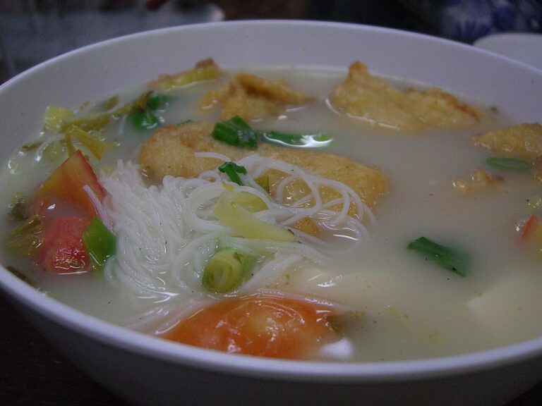Rice in Fish Broth (Sayyadieh)