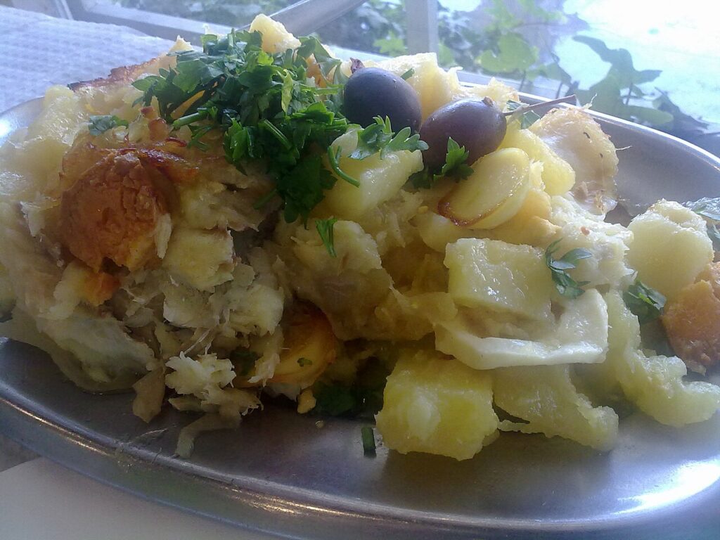 Salt Cod and Potato Casserole (Bacalhau à Gomes de Sá)