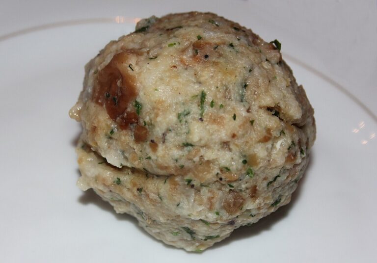 Semmelknoedel (Bavarian Bread Dumplings)