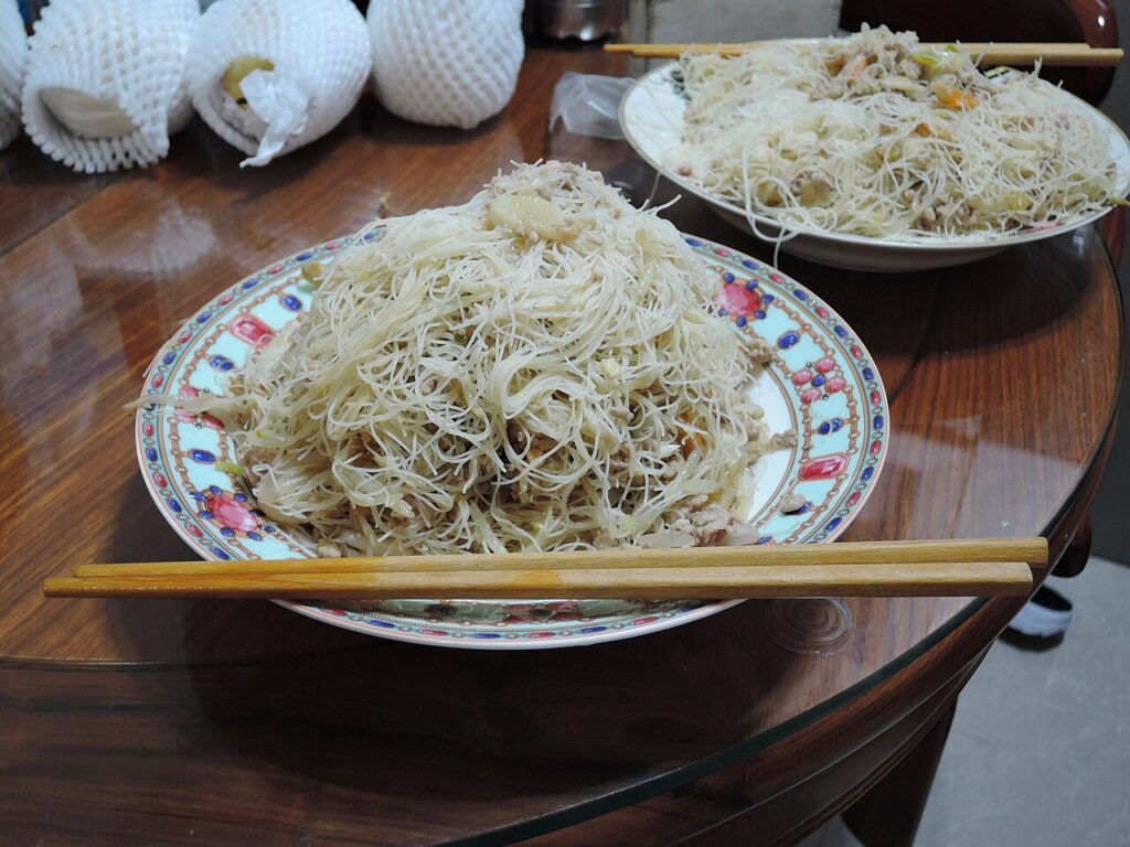 Spicy Placenta with Rice Noodles