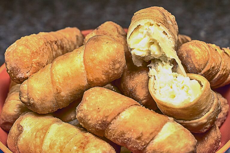 Tequeños (Venezuelan Breaded Cheese Sticks)