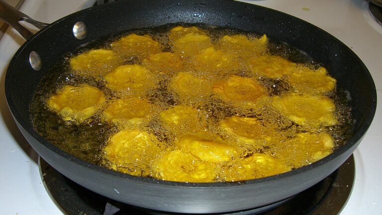 Tostón (Fried Plantains)