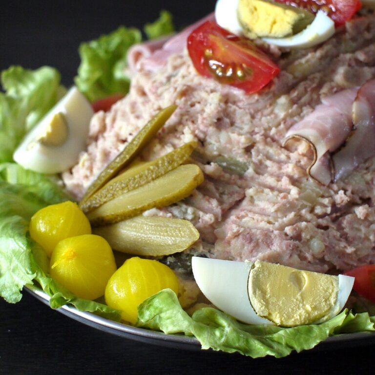 Vinegar-Pickled Eggs and Onions