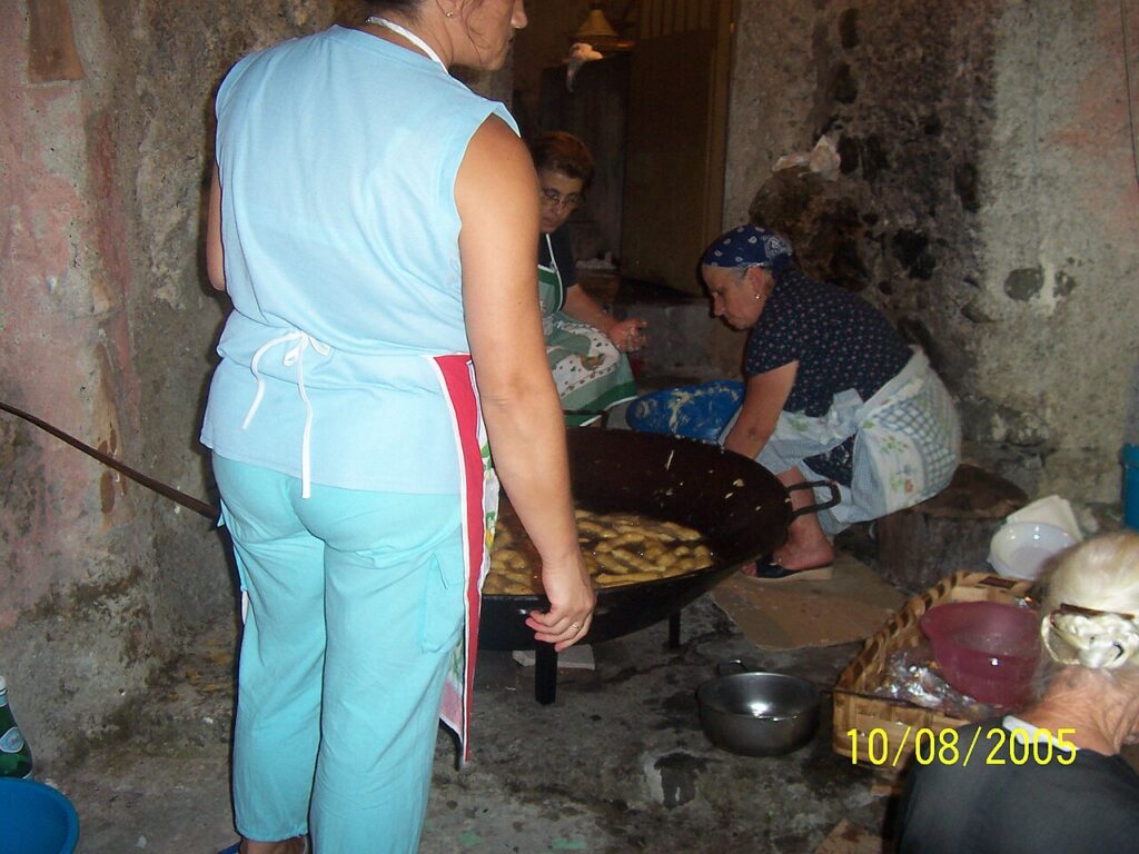 Zippuli (Italian Potato Cheese Fritters)
