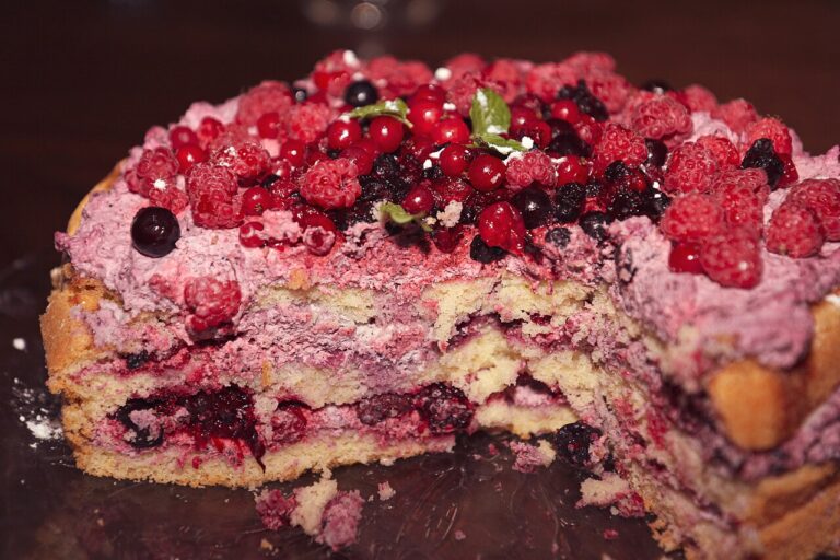 Bløtkake (Norwegian Berries and Cream Cake)
