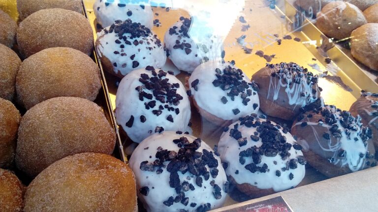 Dutch Apple Fritters (Oliebollen)