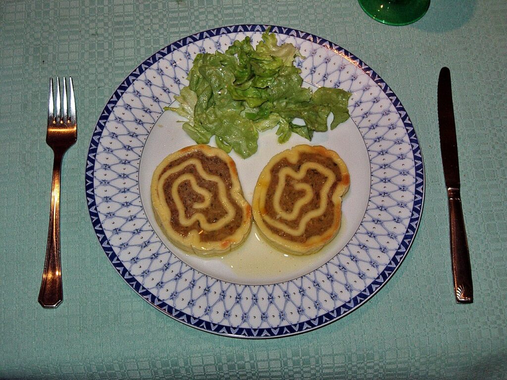 Fleischnacka (Alsatian Meat and Pasta Roll)