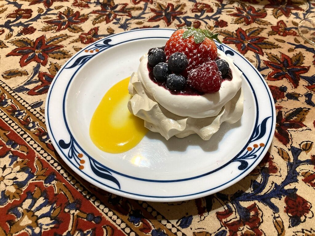 Green Tea and Berry Pavlovas