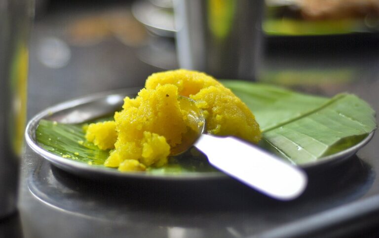 Kesari (South Indian Semolina Pudding)