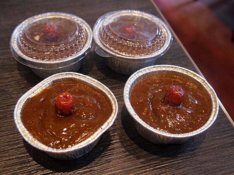 Kuih Bakul (Malaysian Sweet Browned Rice Cake)