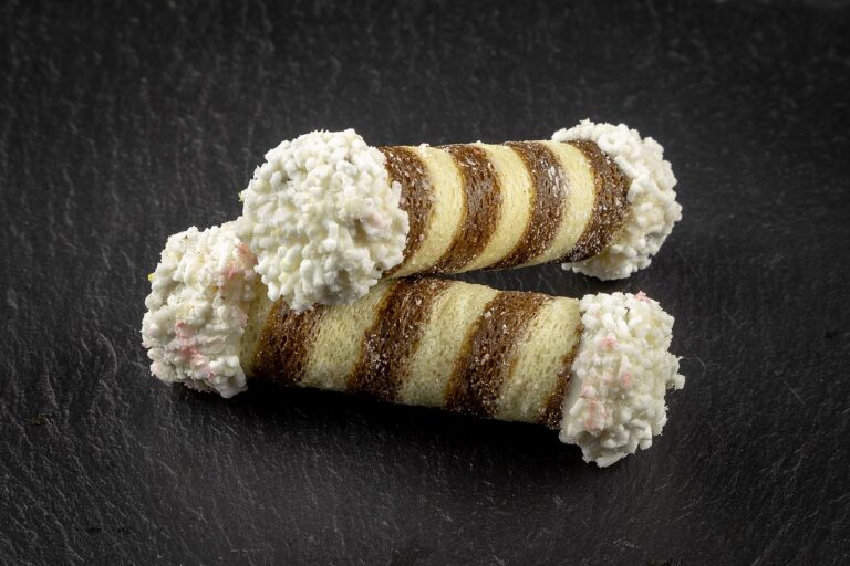 Meringata with Ginger and Cream