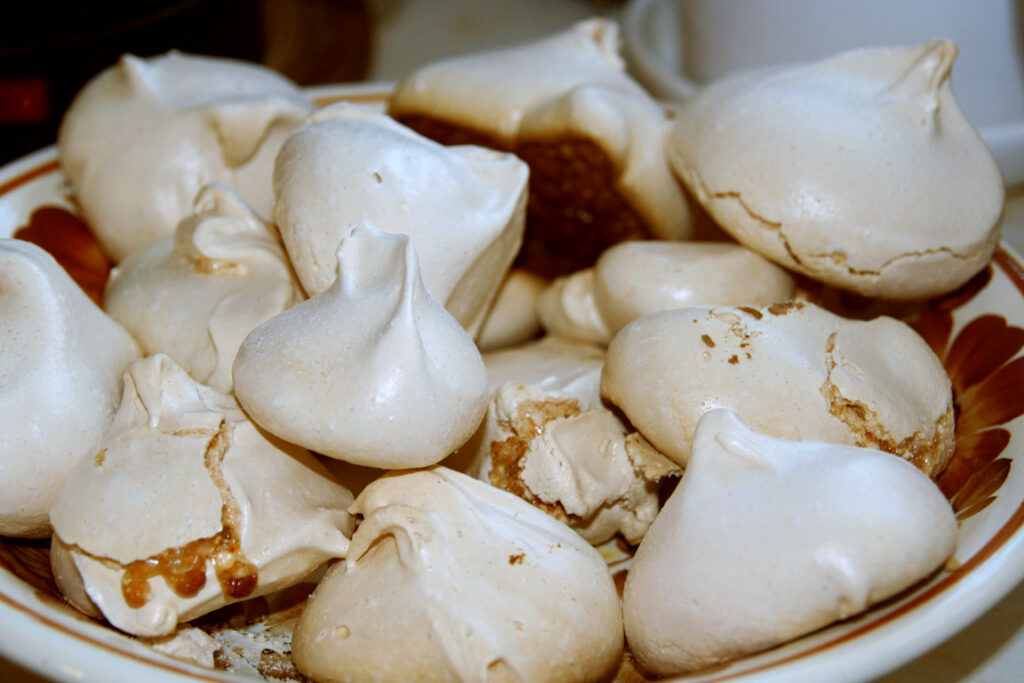 Meringue Cookies I