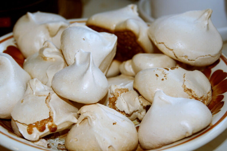 Meringue Cookies I