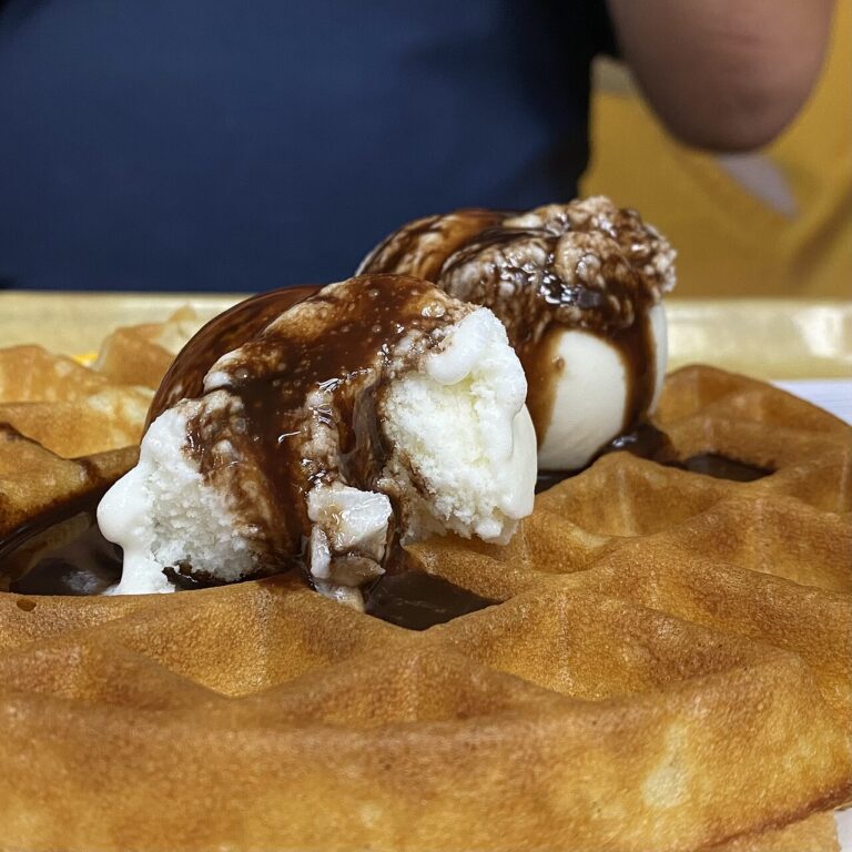 Tortillas with Spicy Chocolate Sauce