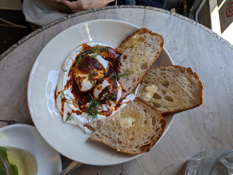 Çılbır (Turkish Eggs with Yogurt)