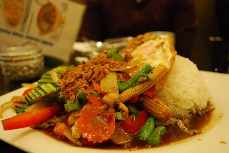 Khao Pad Gai (Thai Chicken Fried Rice)
