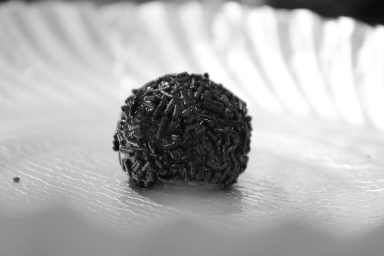 Chokladboll (Swedish Chocolate Balls)