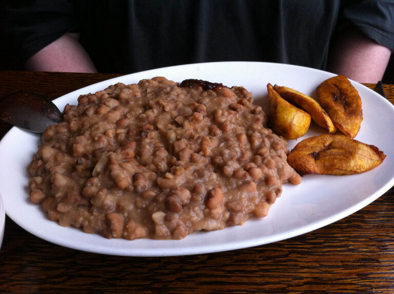 Ewa Aganyin (Togolese Mashed Beans and Special Sauce)