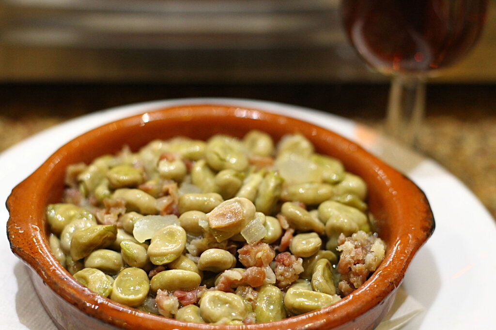 Habas con Jamon (Broad Beans with Ham)