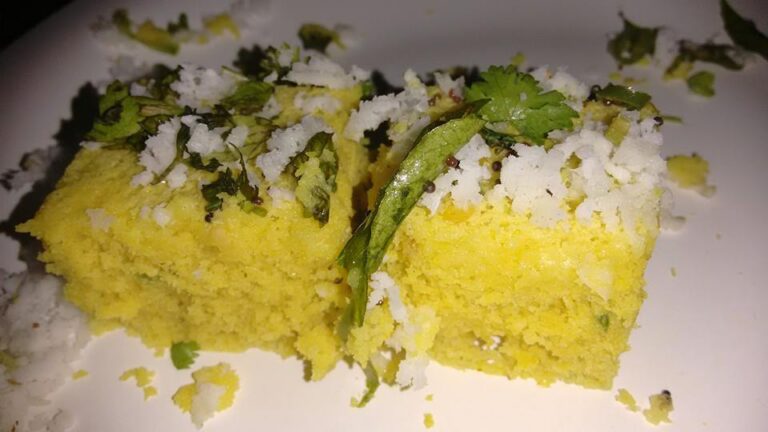 Khaman Dhokla (Steamed Gram Bread)