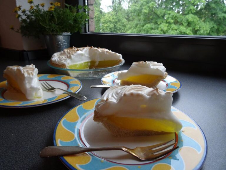 Lemon Meringue Pie (Vegan)