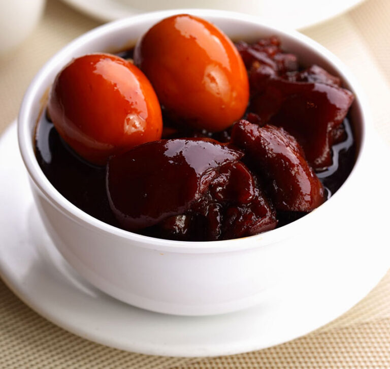 Pig's Trotters and Ginger Vinegar Stew