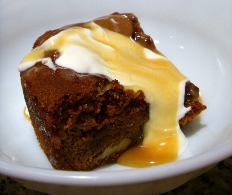 Sticky Toffee Pudding (with dates)