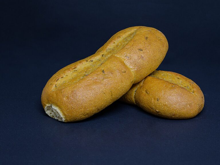 Cheddar and Broccoli Bread Roll