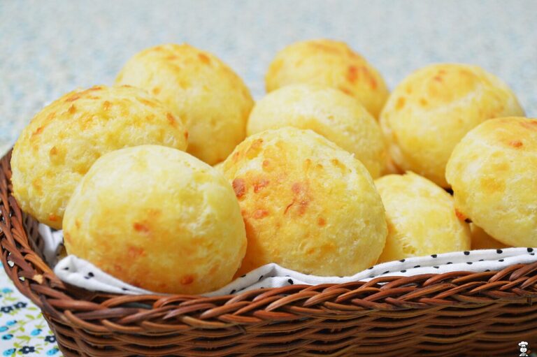 Cheese Puffs (Pão de Queijo)