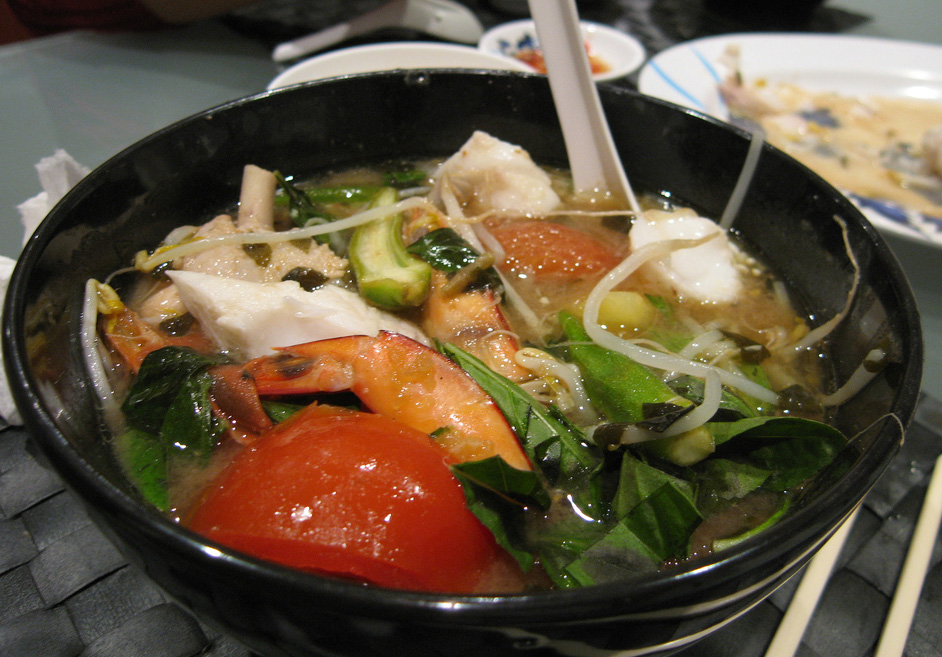 Canh Chua (Vietnamese Hot and Sour Soup)