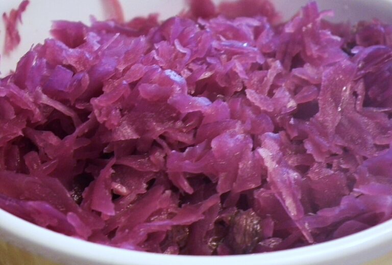 Danish Braised Cabbage (Rødkål)