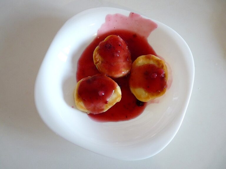 Sirniki (Russian Cheese Fritters)